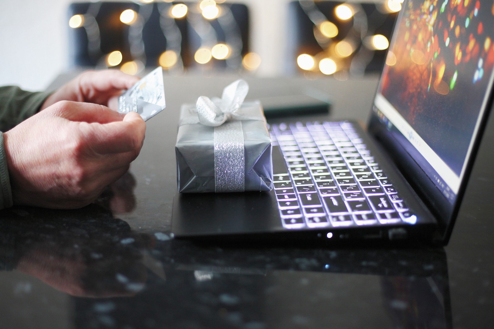 Kişiselleştirilmiş Sadakat Tek Tip Ödüllerden Benzersiz Müşteri Deneyimlerine Geçiş